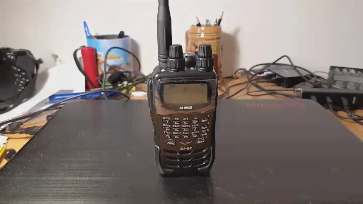 unboxing Alinco DJ G7 T